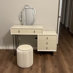 Vanity Set