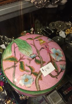 Pretty trinket dish and lid