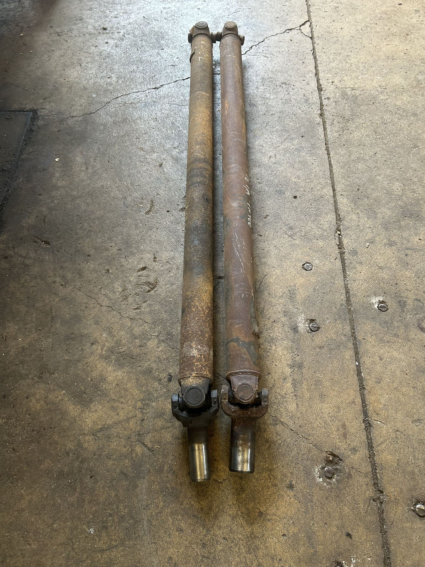 70 81 Camaro Firebird Driveshaft One For Th350 & One For Th400