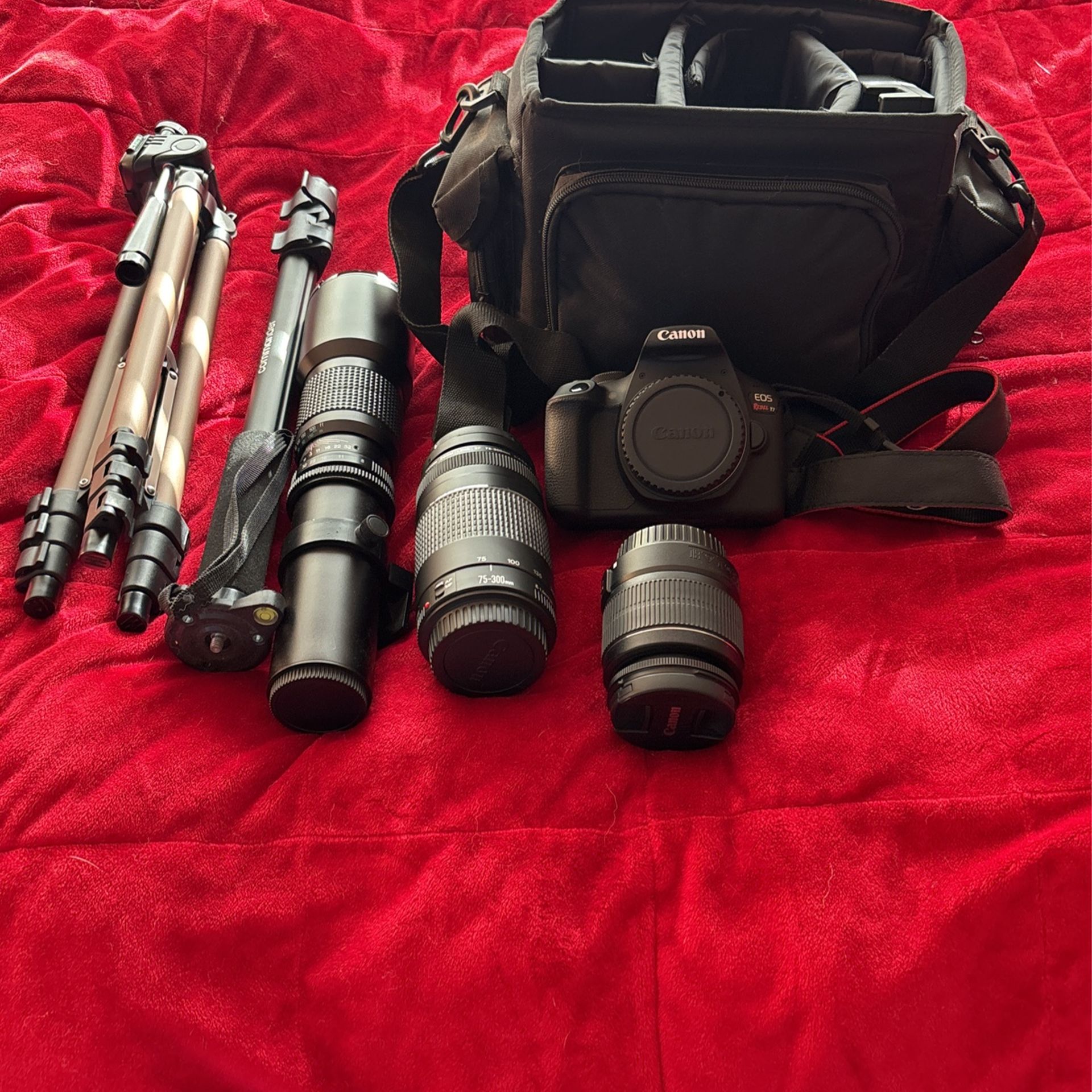 Camera w Lens and Tripod