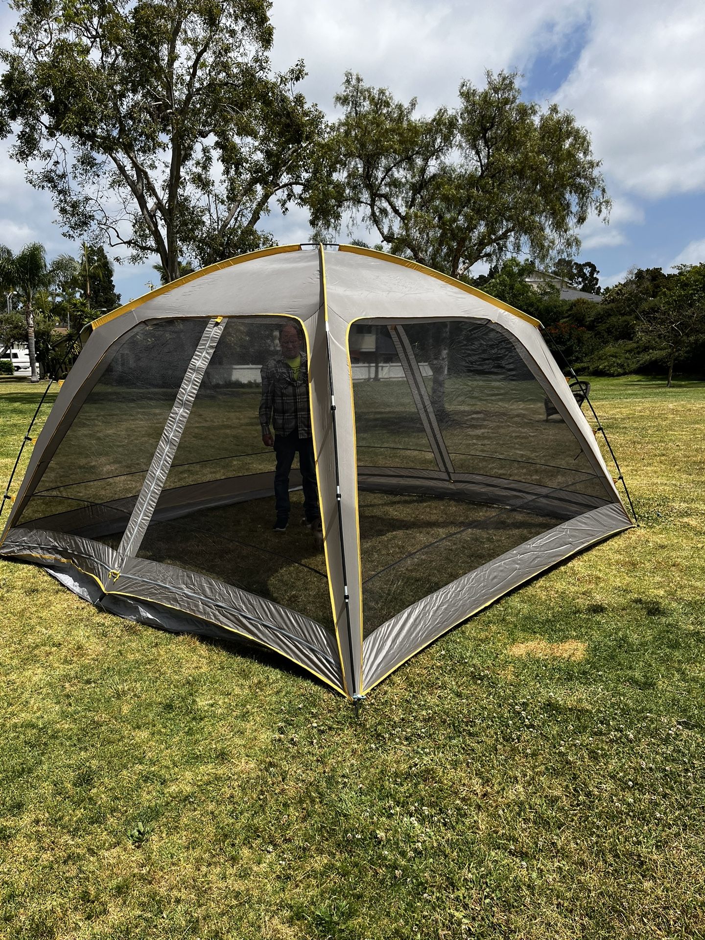 Wenzel Horizon Screen House Tent 12x12x Just Over 7’ Tall