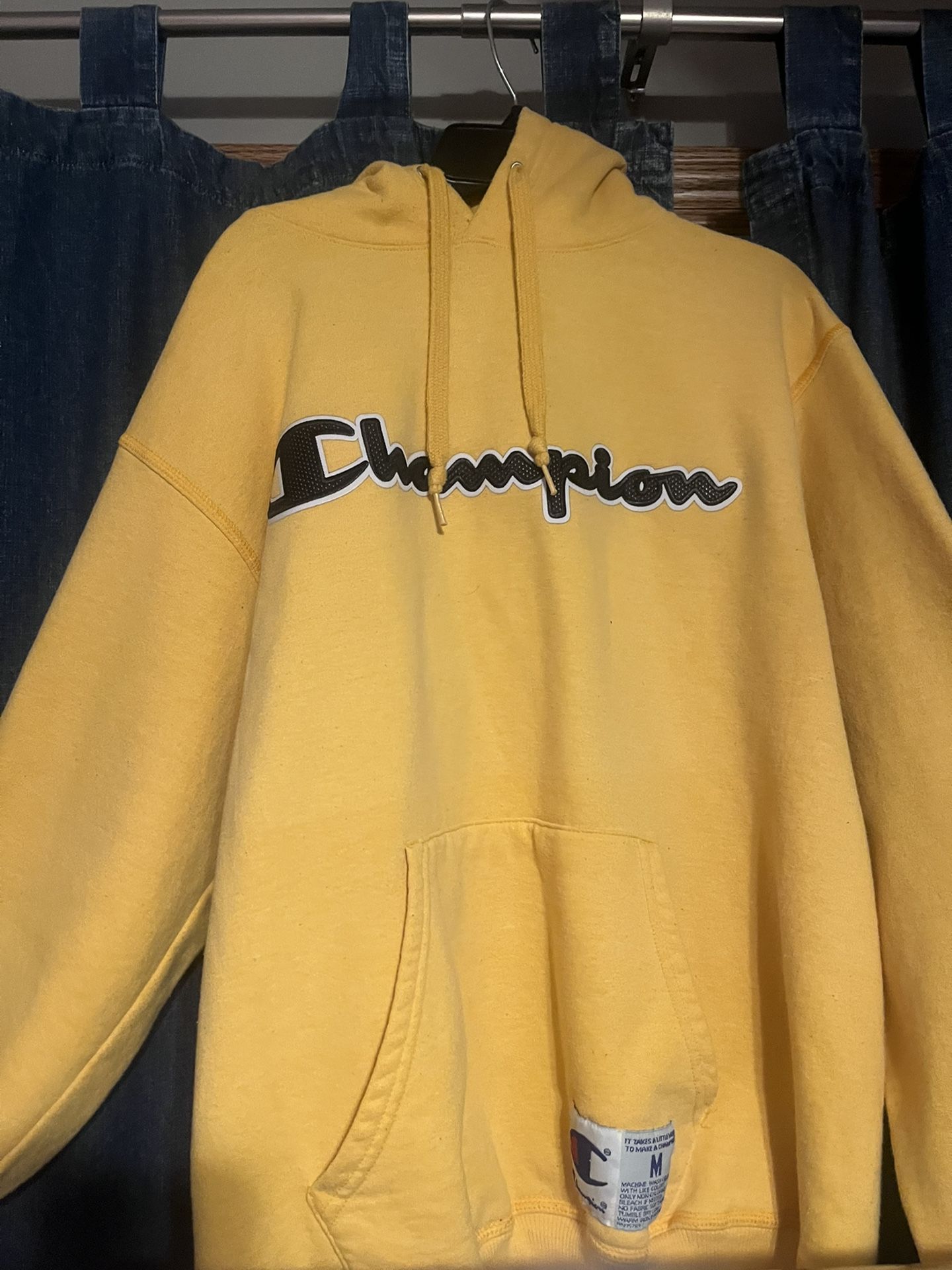 Champion Hoodie (yellow)