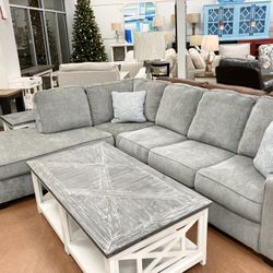 New Ashley Sectional 🔥🔥 AVAILABLE NOW