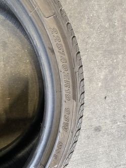 One  Tire  225/40R19