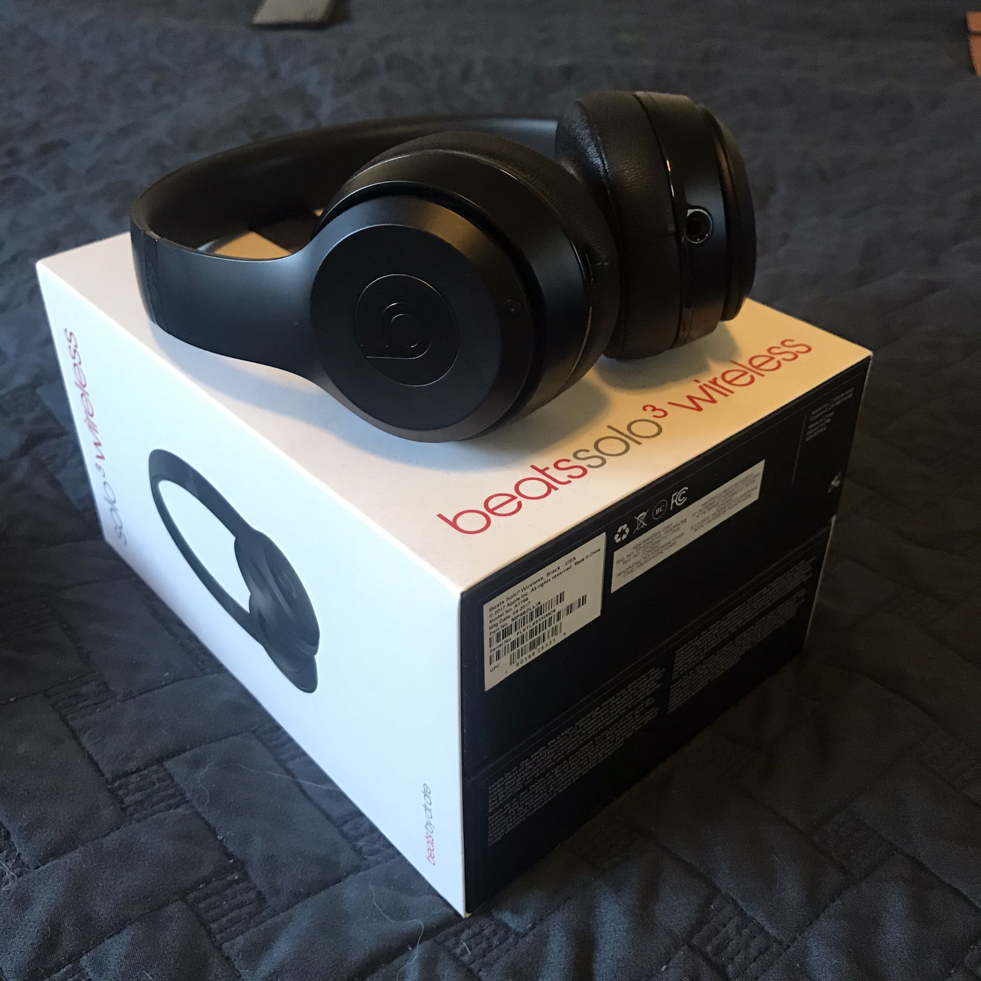 Beats Solo 3 wireless headphones special edition black