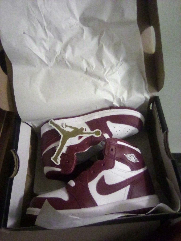 Jordan 1 Retro OG Team Red