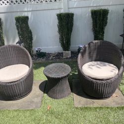 Wicker Egg Chair Set