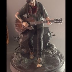 Ellie Statue 