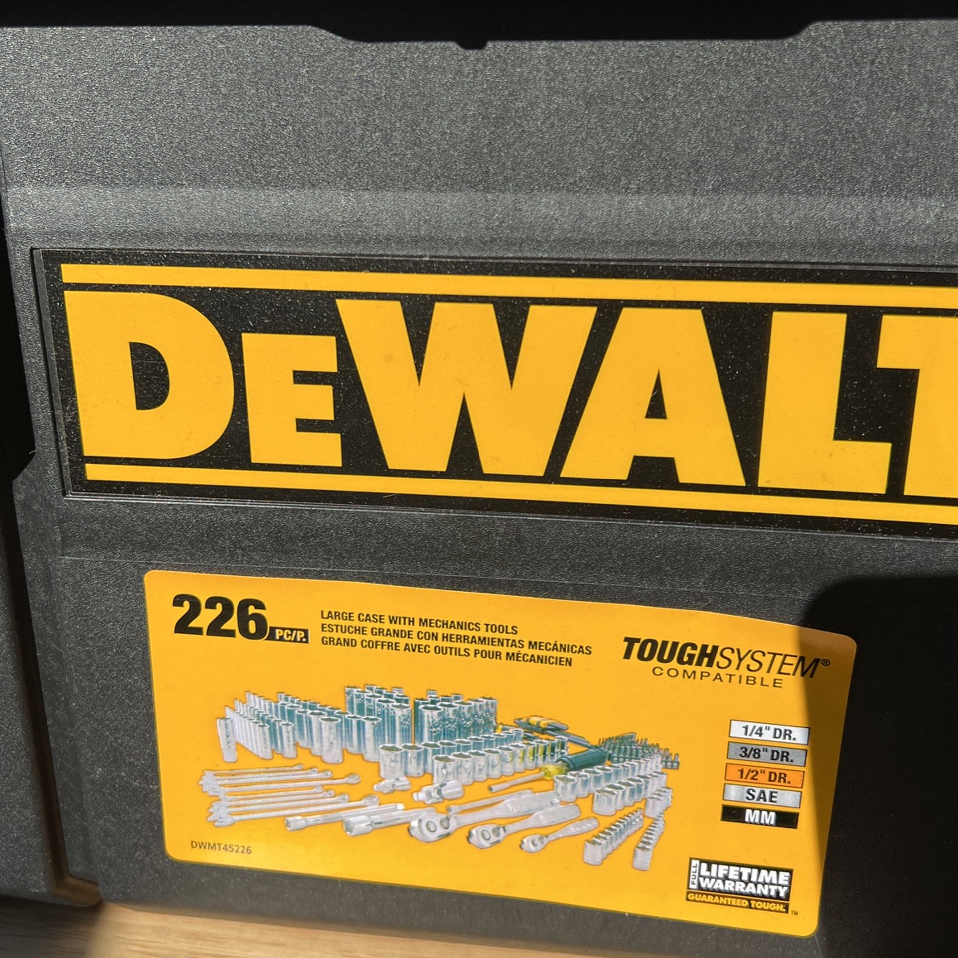 DEWALT Mechanics Tool Set (226-Piece) with TOUGHSYSTEM 22 in. Medium Tool Box