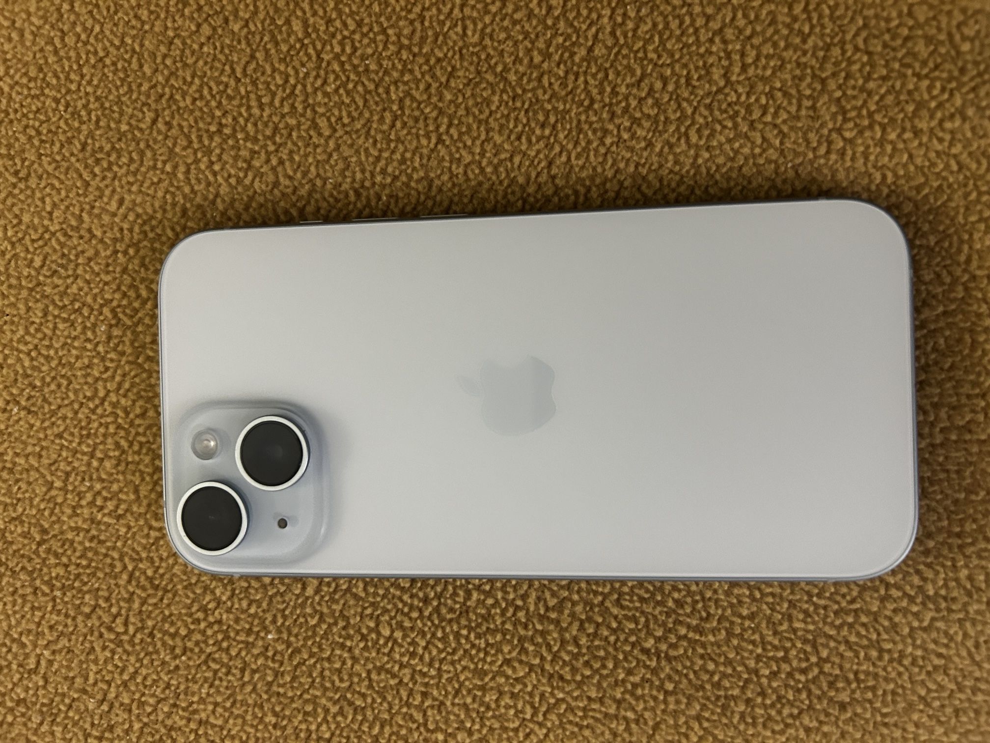 iPhone 15 Blue