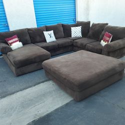 Comfortable Huge Sectional Couch With Ottoman,  Like New,