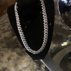 Iced Out Cuban Link 20in Chain 