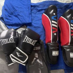 Visalia MMA Gi Suit with leg guards and Gloves 