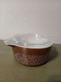Vtg Pyrex 1.5 Qt. Woodland Casserole w/Lid
