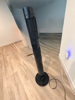 Brookstone Tower Fan – Black