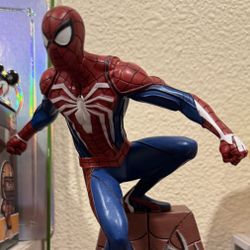 Spider-man Statue