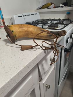 Antique powder horn from the 18 or 19th century