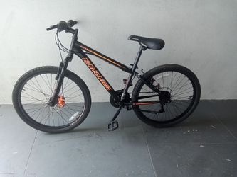 BICYCLE MONGOOSE 18 SPEED SIZE 24 BRAND NEW