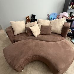 Brown/beige Couch 