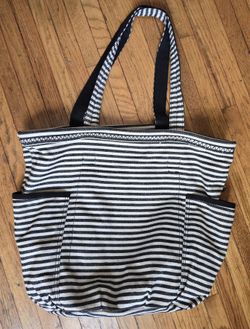 Thirty-One  Tote $20. Pick-up In Aurora. 