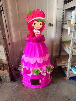 Strawberry Shortcake Dress Style Pinata