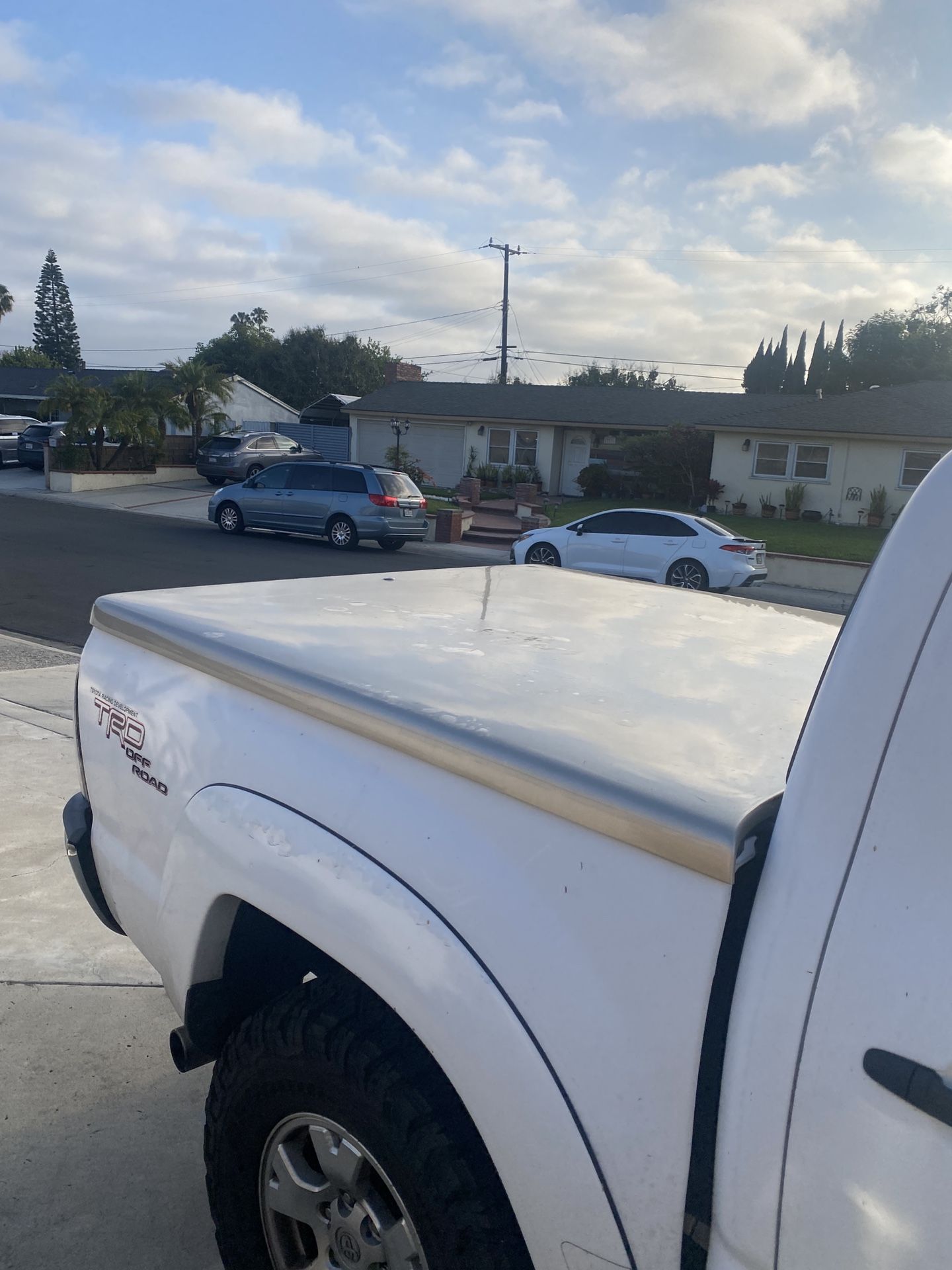 Toyota Tacoma Snug Lid