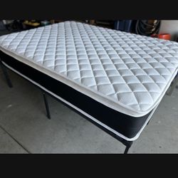 Full Size Bed With Frame 