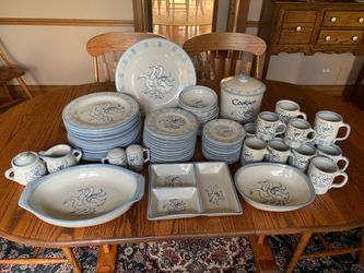 LOUISVILLE STONEWARE GAGGLE OF GEESE PATTERN SET OF DISHES, BLUE/GRAY FARMHOUSE THEME