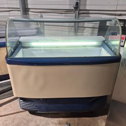Gelato -/ice cream refrigerator