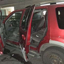 Explorer ford two thousand two forty d s w