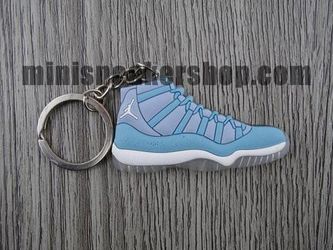 FLAT SILICON SNEAKER KEYCHAIN JORDAN 11 - COOL BLUE