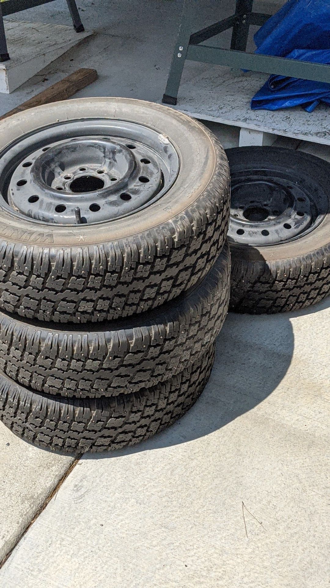 Free: Studded snow tires 195/65R14