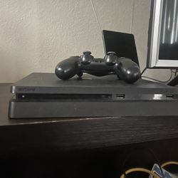 Ps4 With Three Games And Controller