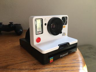 Polaroid I-type camera one step 2