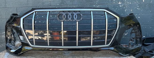 2021-2023 Audi Q5 Front Bumper