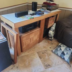 Entertainment shelf