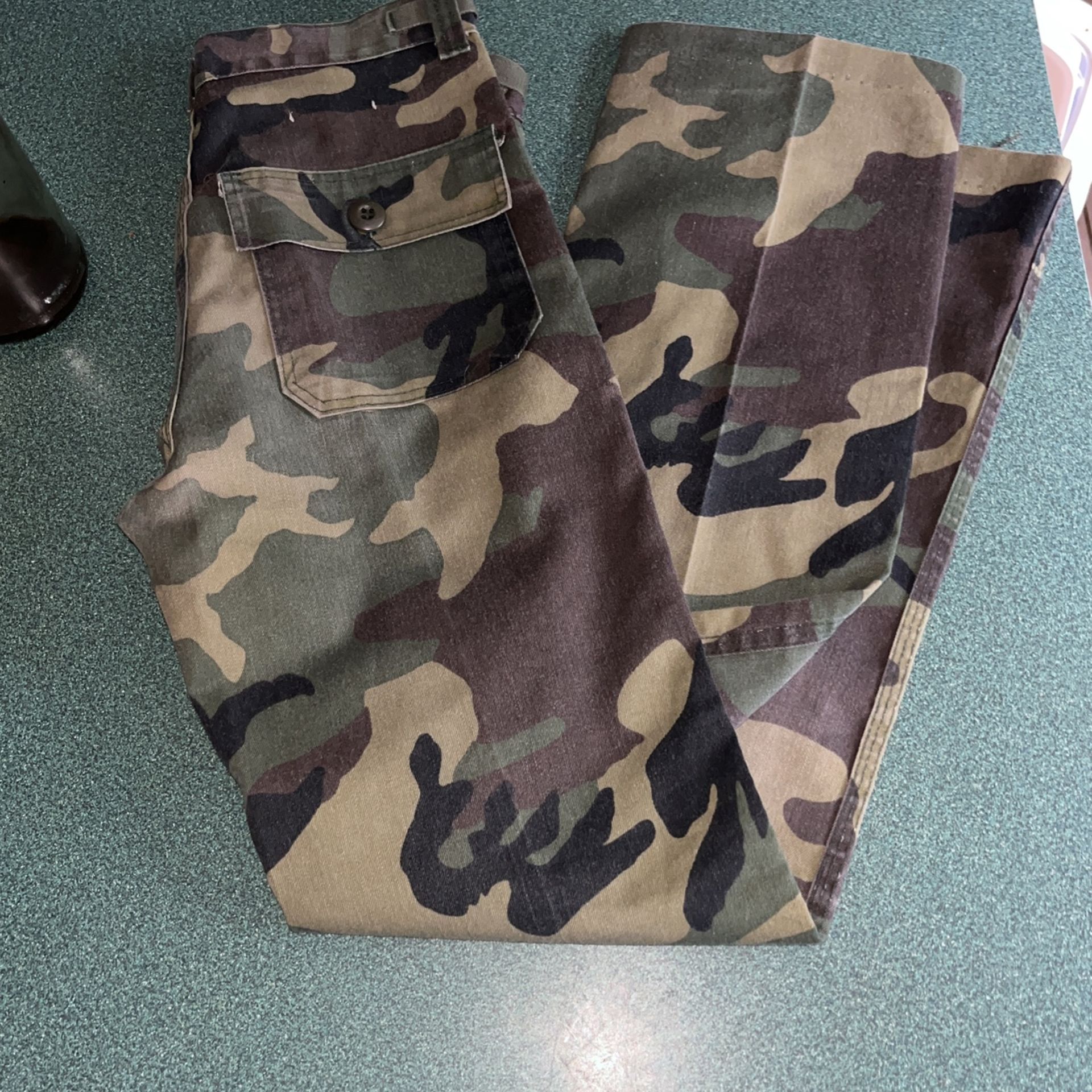Camo Youth  Pants Size 10-12 Y