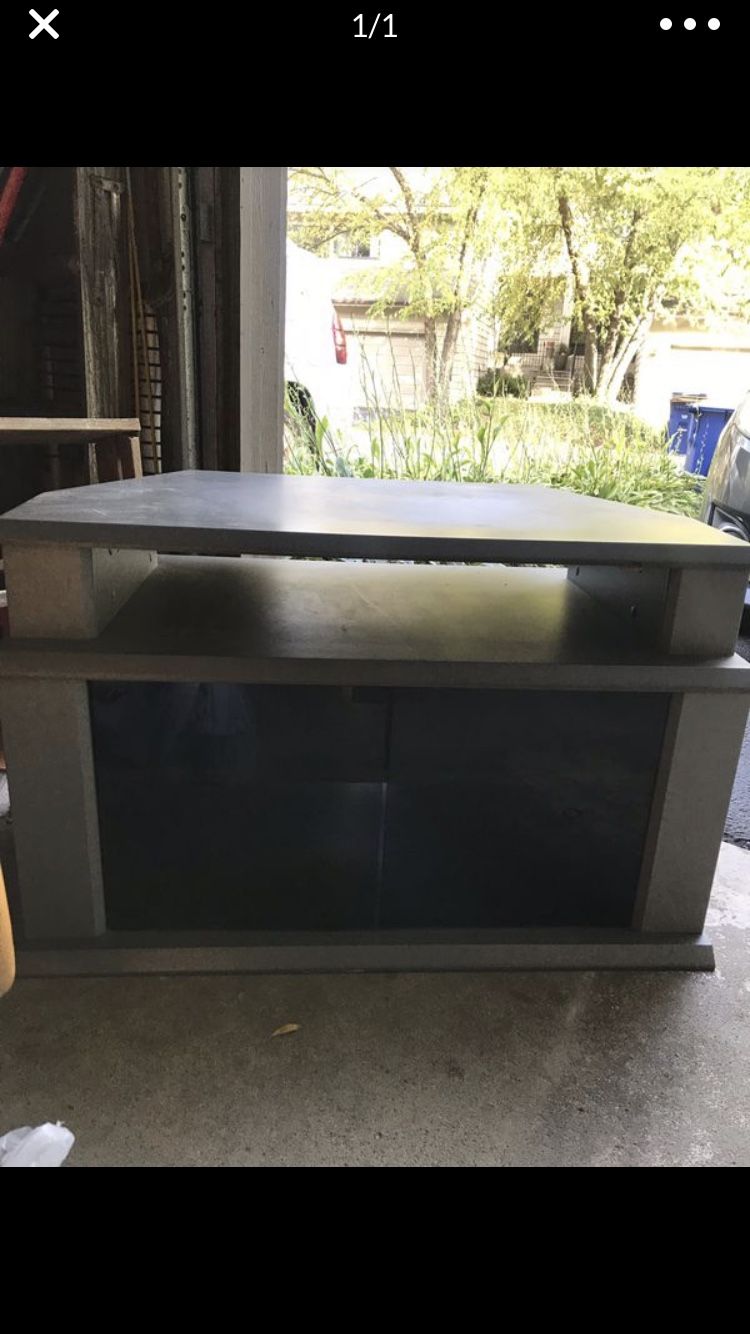 Free tv stand