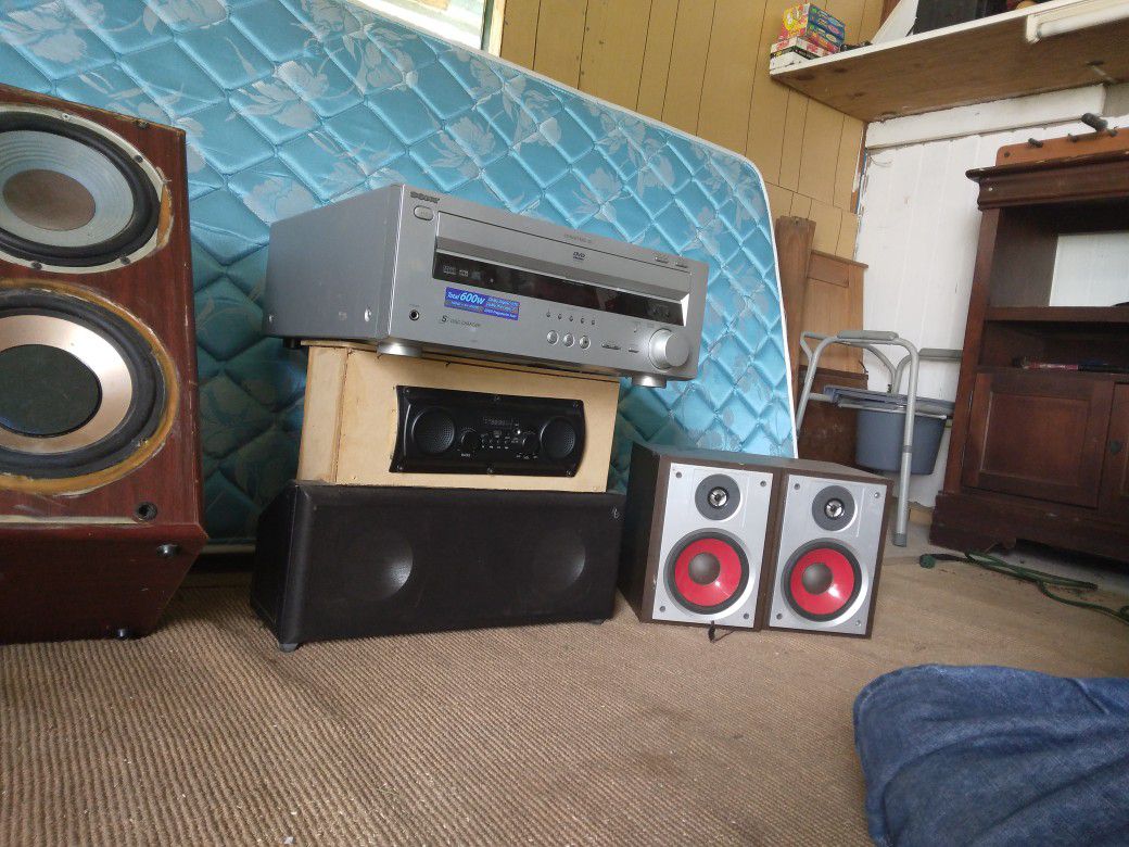 Receiver With Speakers And A Homemade Bluetooth Speaker All Works Good