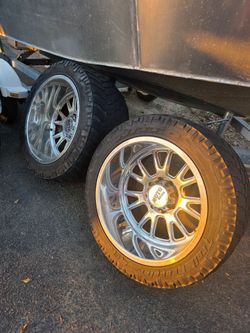22x14 Forged Moto Metal wheels w Nitto tires
