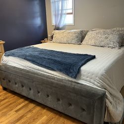 King Sized Adjustable Bed And Mattress 