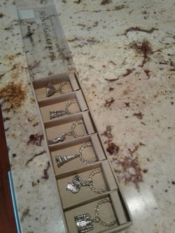 Vine glasses charms