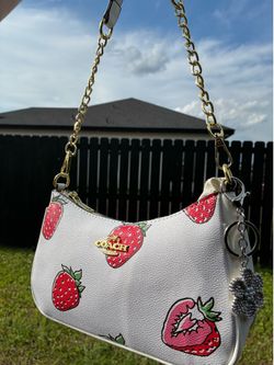 Shoulder bag 🍓✨