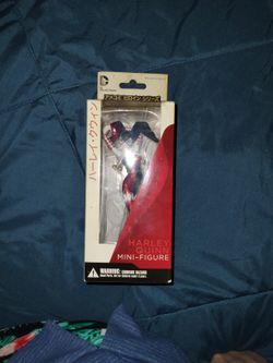 Harley Quinn Mini Figure