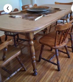 Dining Table w/ 6 chairs