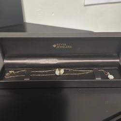 Kevin Jewelers Diamond Necklace And Earrings