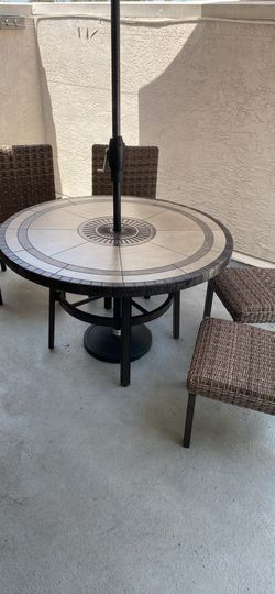 It is in very good Condition and measures 4ft