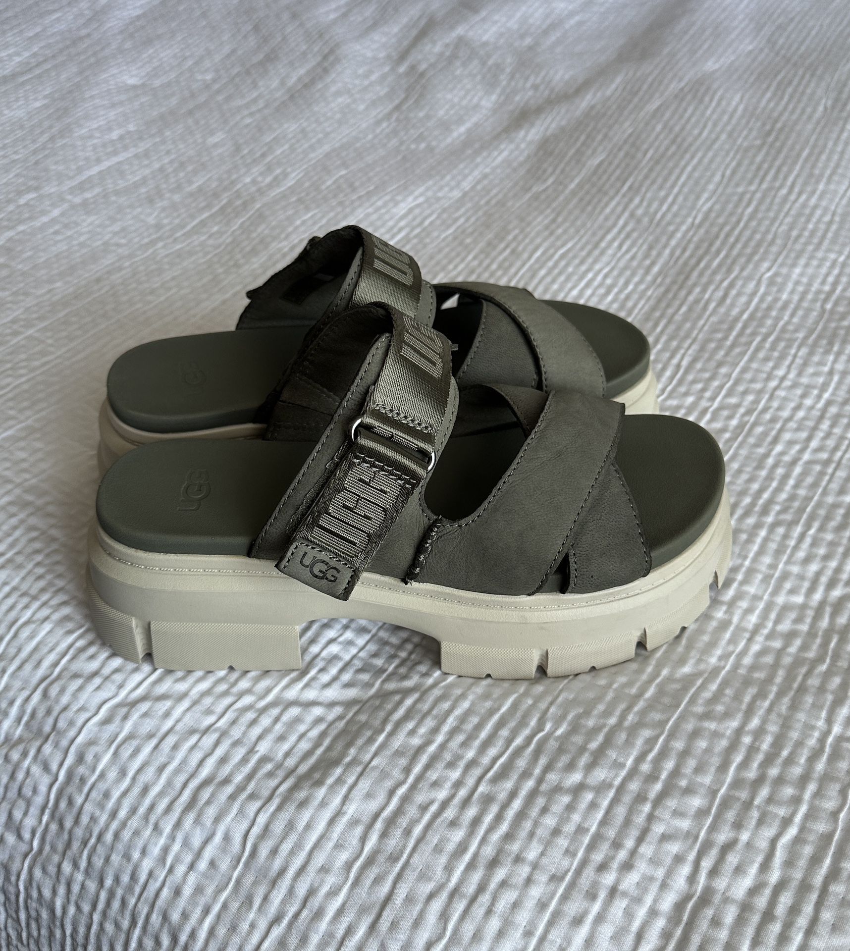 Ugh Ashton Platform Slides Or Sandals Size 8