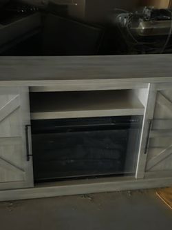 Entertainment center