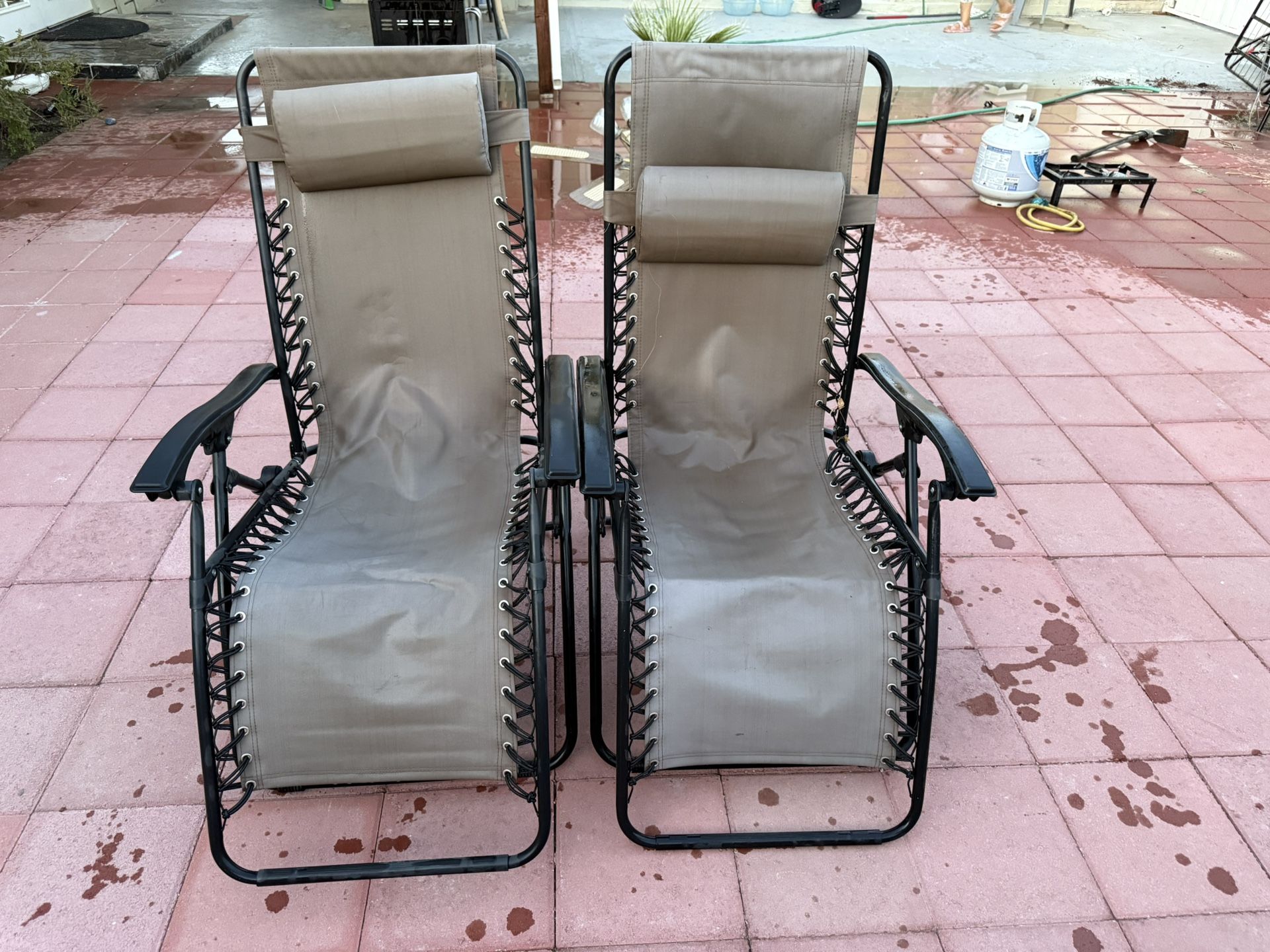 adjustable chairs
